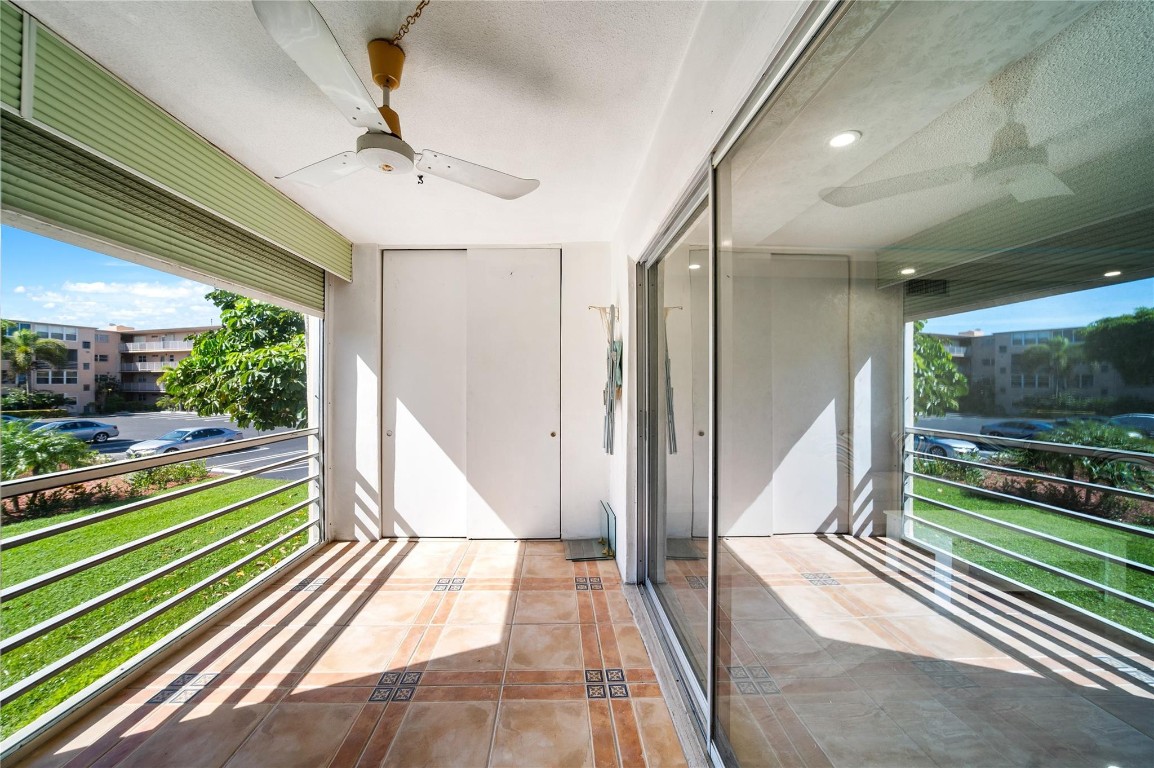 VILLAGE ROYALE GREENWOOD - Residential