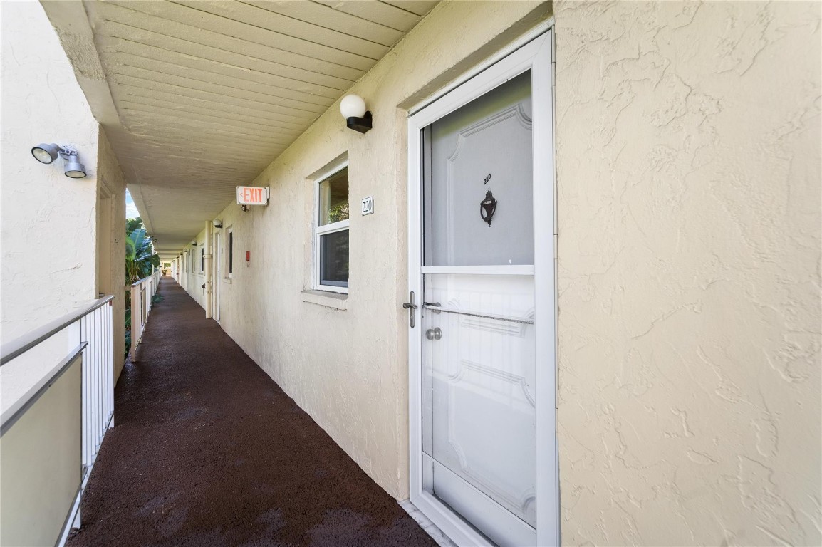 VILLAGE ROYALE GREENWOOD - Residential