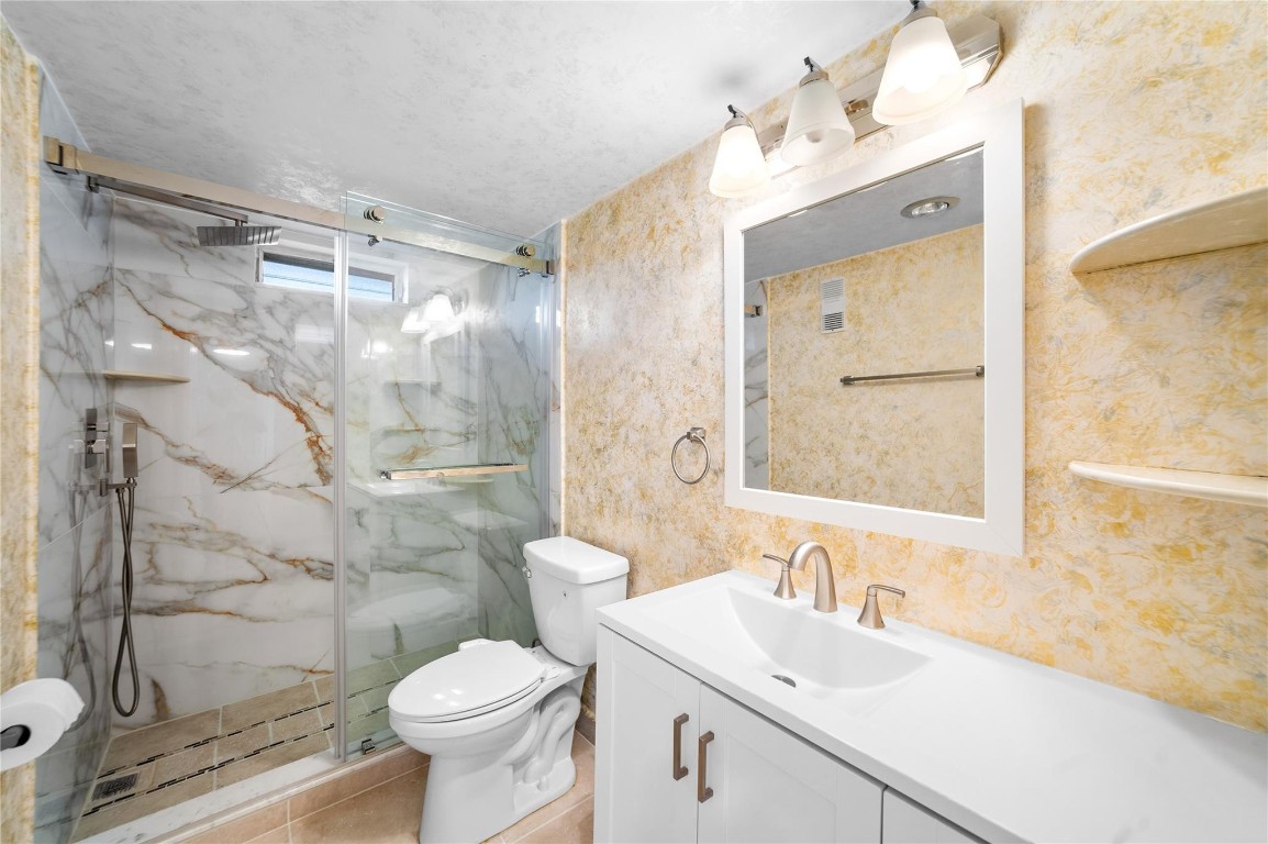 VILLAGE ROYALE GREENWOOD - Residential