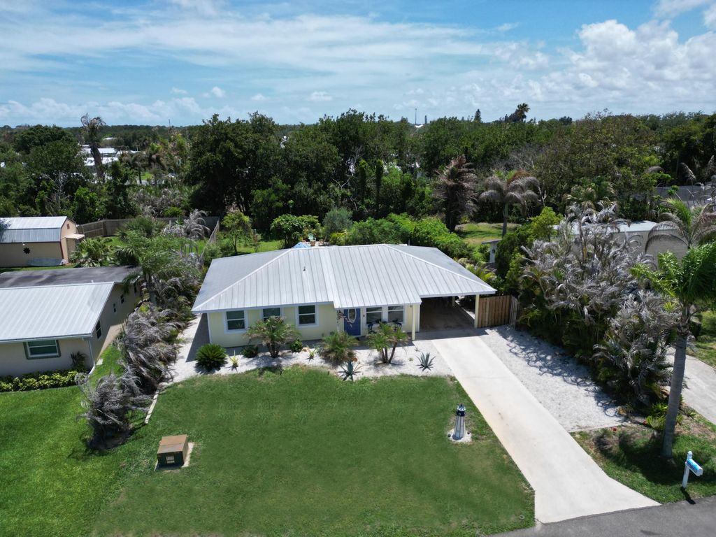 Photo of 8704 SE Jardin Street, Hobe Sound, FL 33455 (MLS # B26025792)