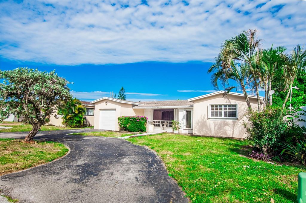 Photo of 7813 Biltmore Boulevard, Miramar, FL 33023 (MLS # F10536335)
