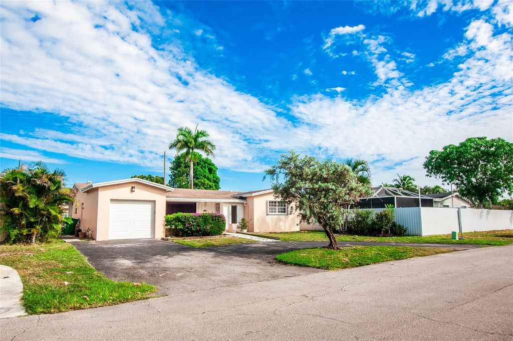 Photo of 7813 Biltmore Boulevard, Miramar, FL 33023 (MLS # F10536335)