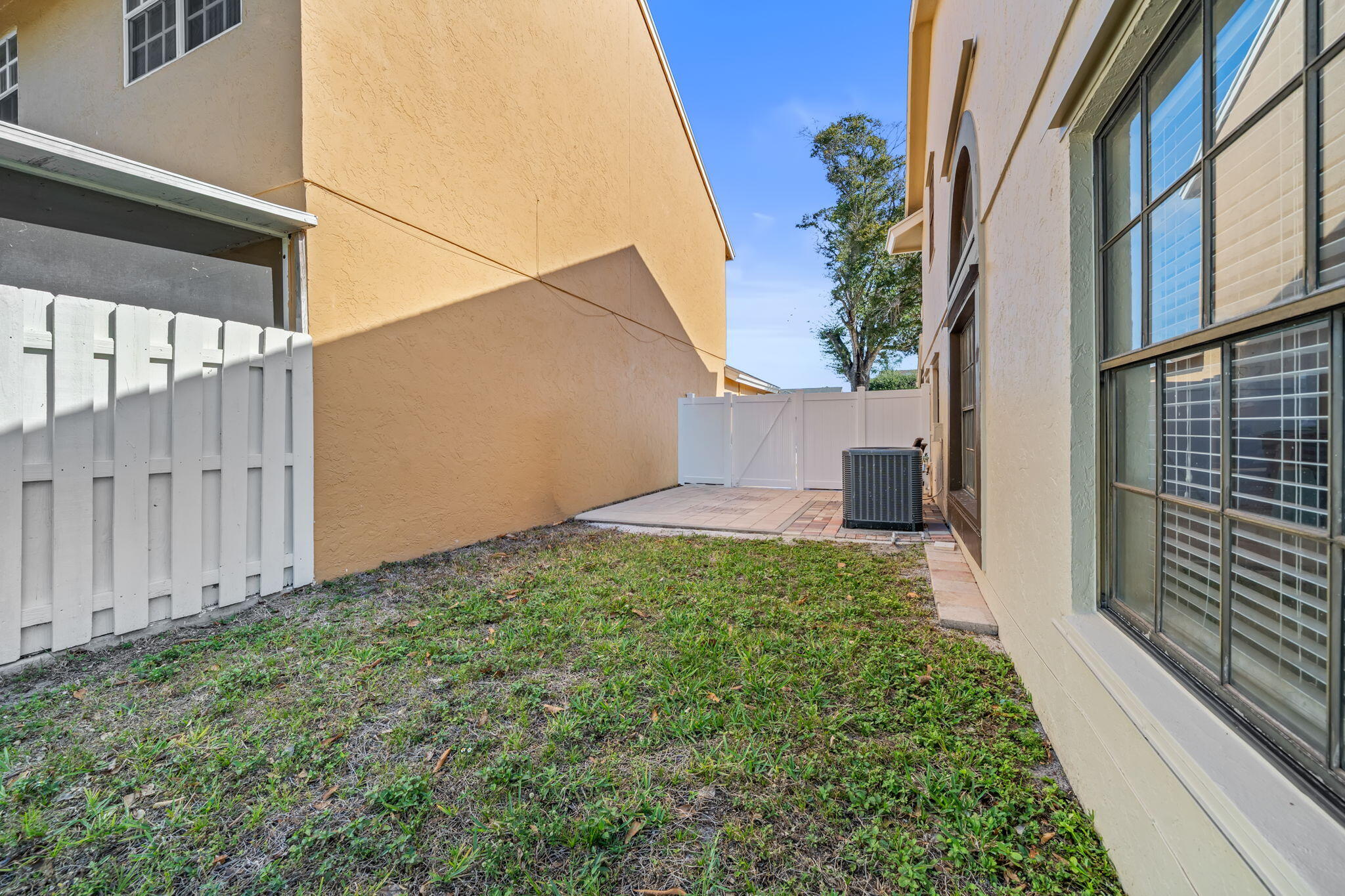 PALM CLUB WEST VILLAGE 2 - Residential