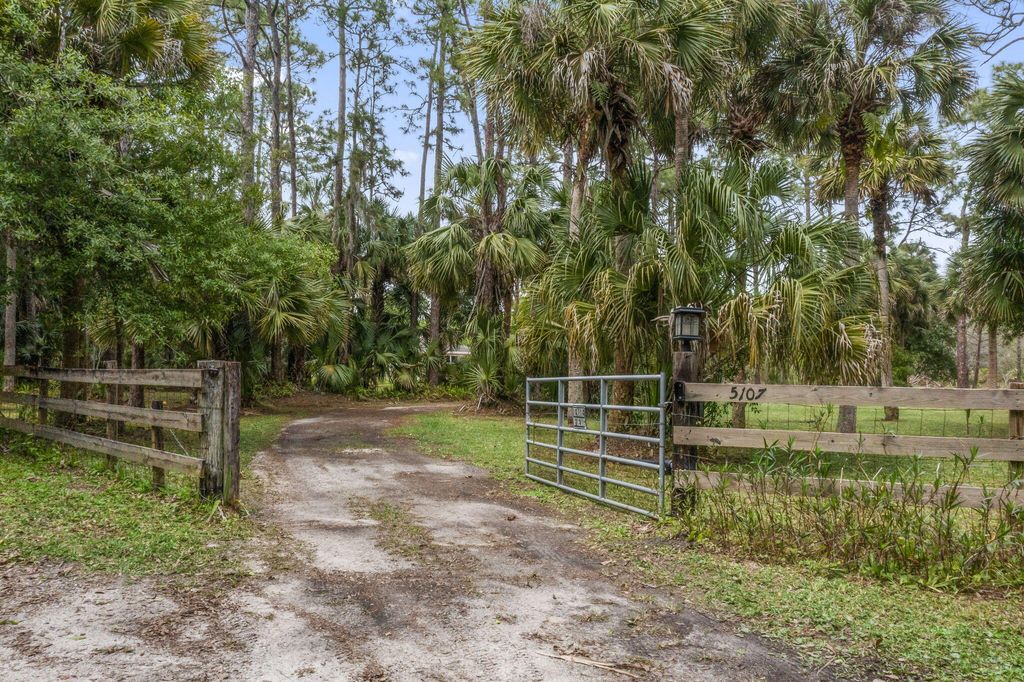 Photo of 5107 Emerson Avenue, Fort Pierce, FL 34951 (MLS # R11070151)