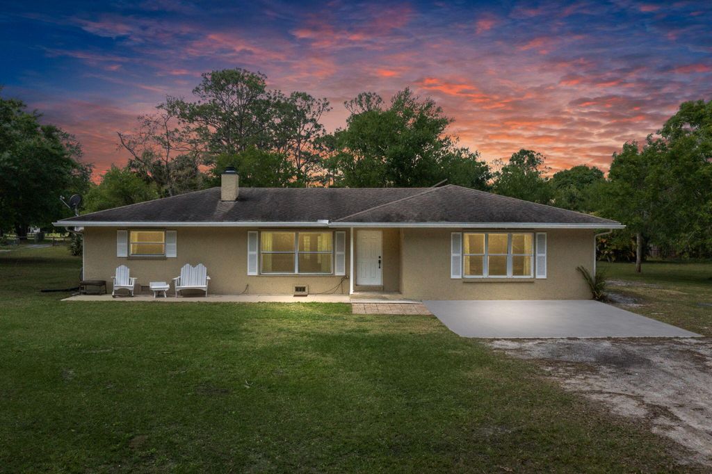 Photo of 5107 Emerson Avenue, Fort Pierce, FL 34951 (MLS # R11070151)