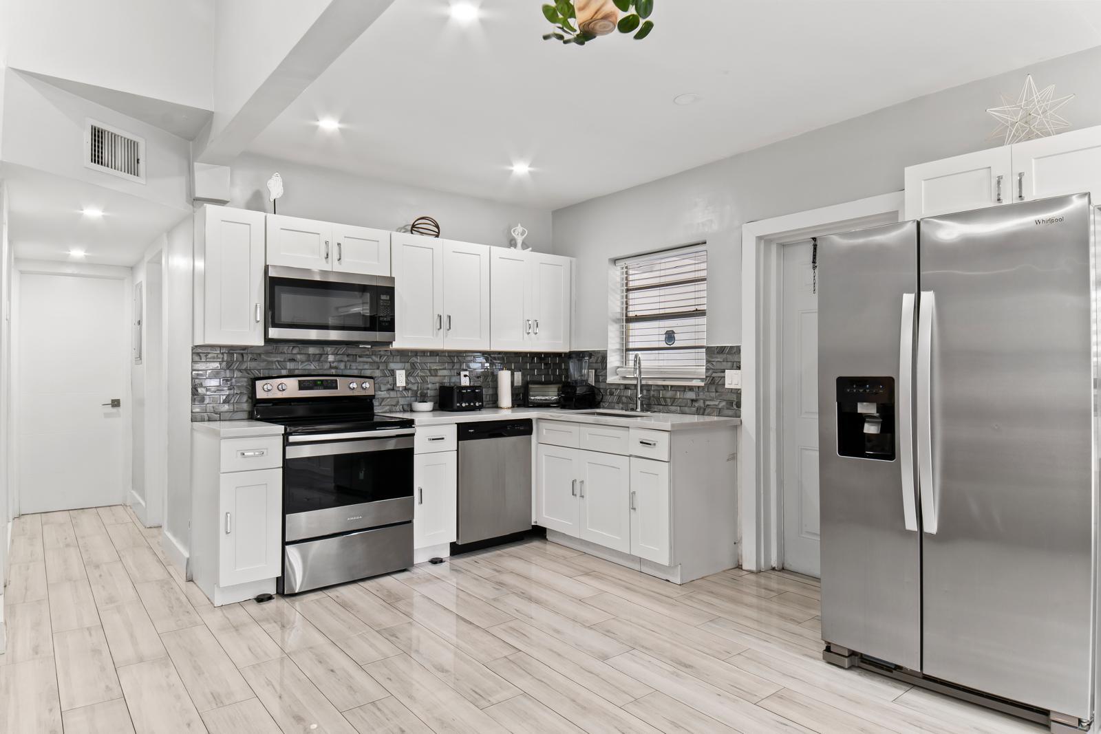 371 Kentucky Avenue, Fort Lauderdale FL 33312