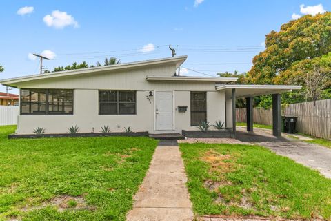 Tiny photo for 371 Kentucky Avenue, Fort Lauderdale, FL 33312 (MLS # B26054021)