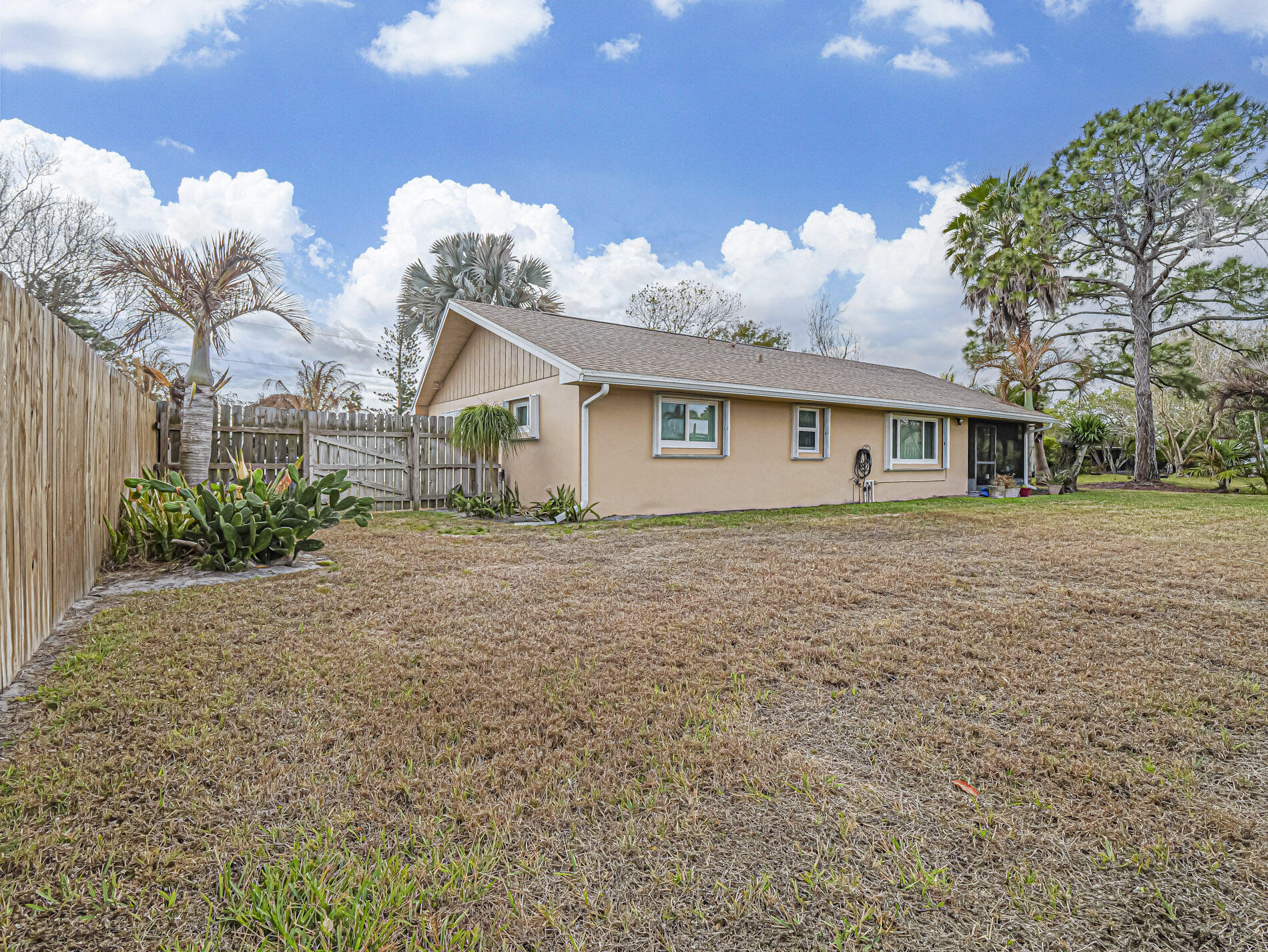 HOLIDAY PINES SUBDIVISION PHASE I - Residential