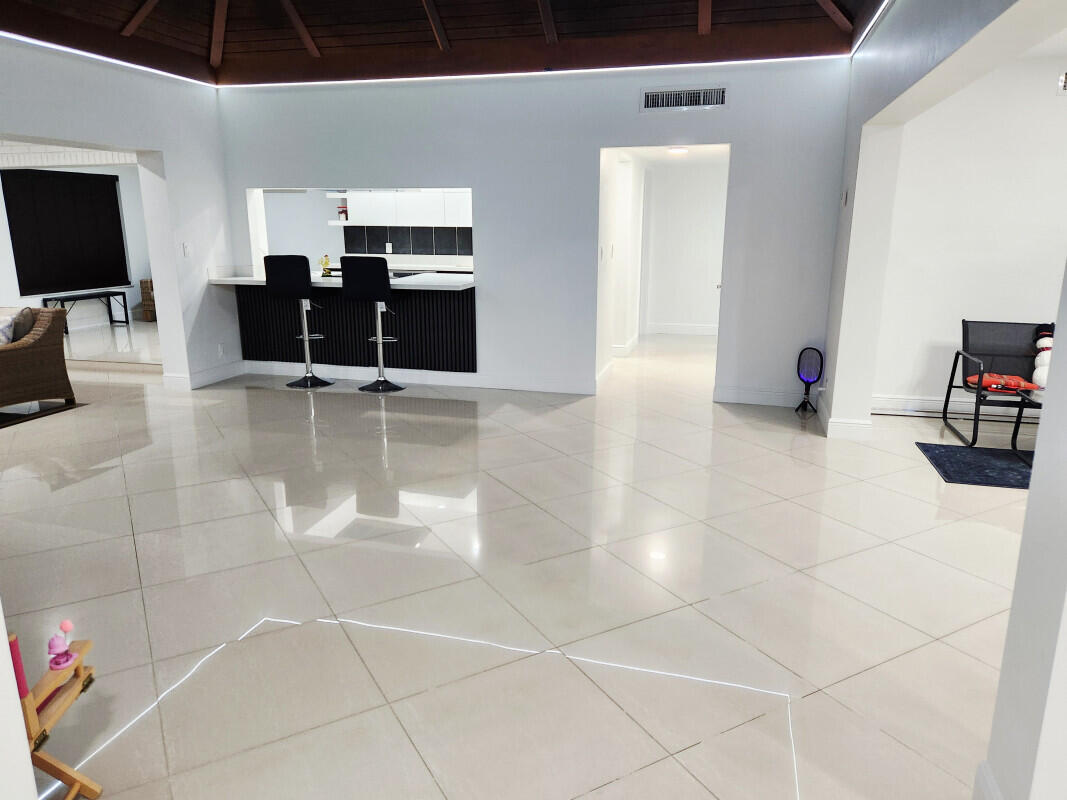 WOODLANDS SEC FIVE - Residential