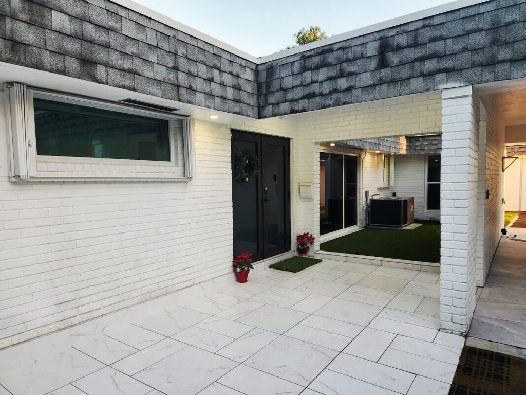 Photo of 5707 White Hickory Circle, Tamarac, FL 33319 (MLS # B26015590)