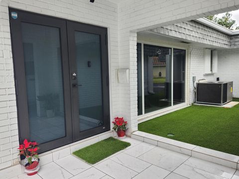 Townhomes and Villas with Garages For Sale in Broward County, FL 12 5707 White Hickory Circle Tamarac FL 33319