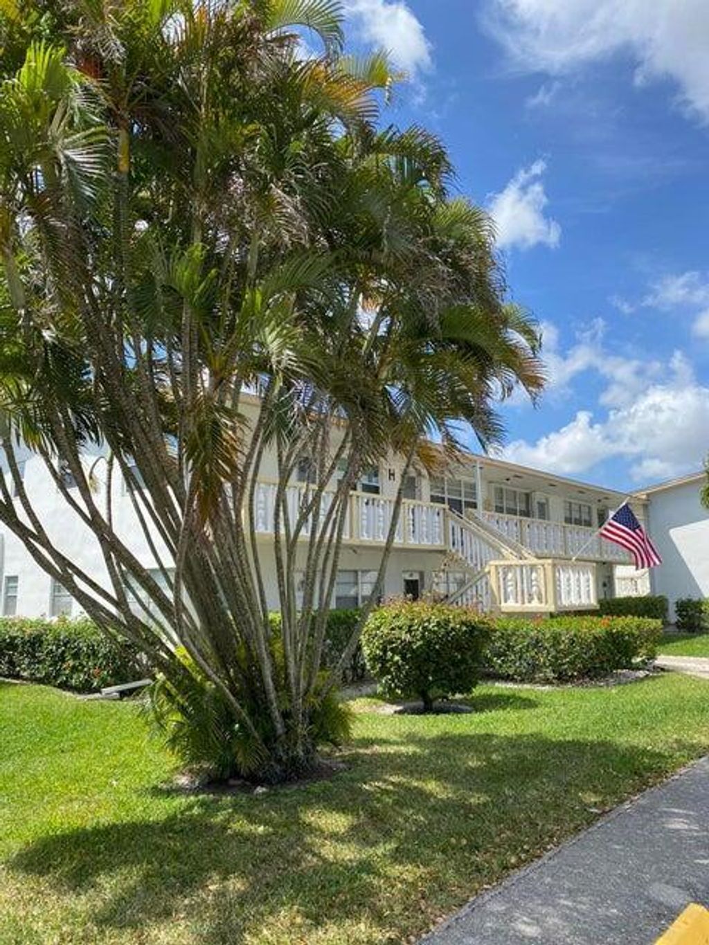 Photo of 190 Easthampton H, West Palm Beach, FL 33417 (MLS # B26010158)