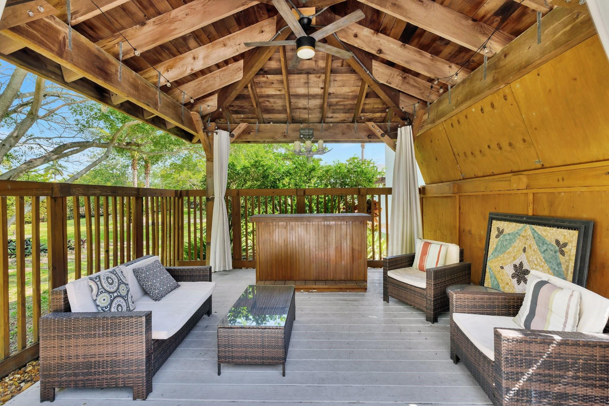 FOOTBRIDGE TOWNHOUSE - Residential