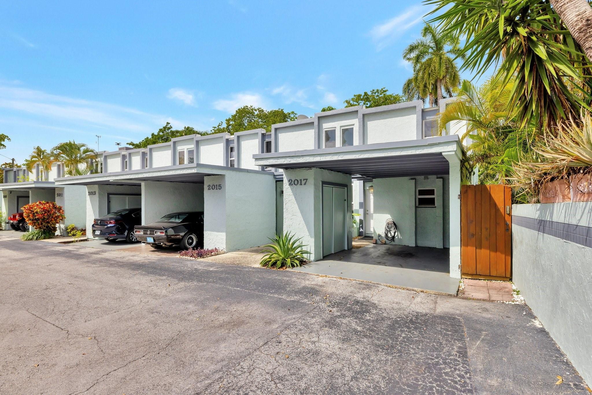FOOTBRIDGE TOWNHOUSE - Residential