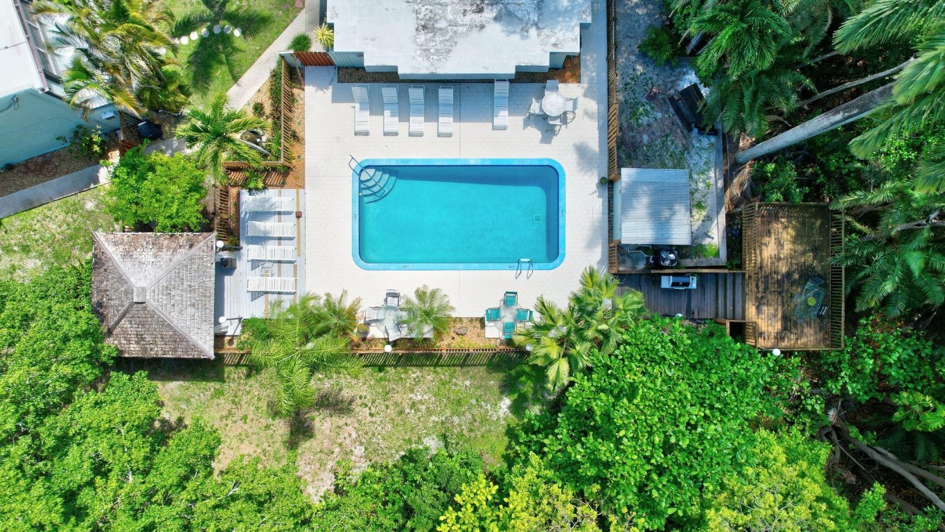 2017 N Dixie Highway