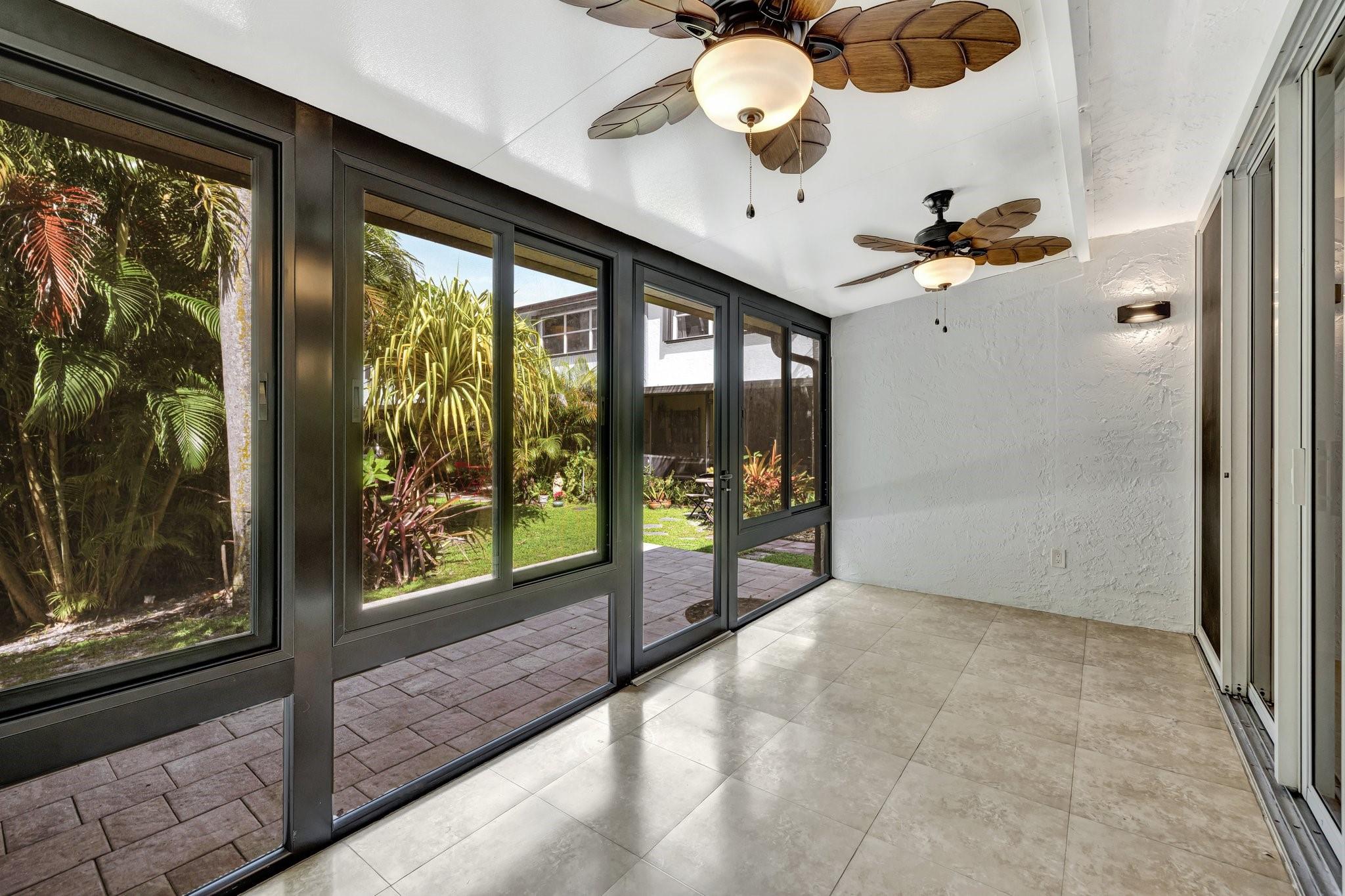 FOOTBRIDGE TOWNHOUSE - Residential
