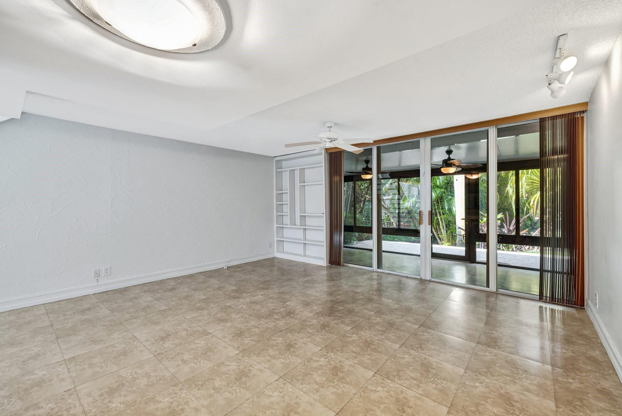 FOOTBRIDGE TOWNHOUSE - Residential