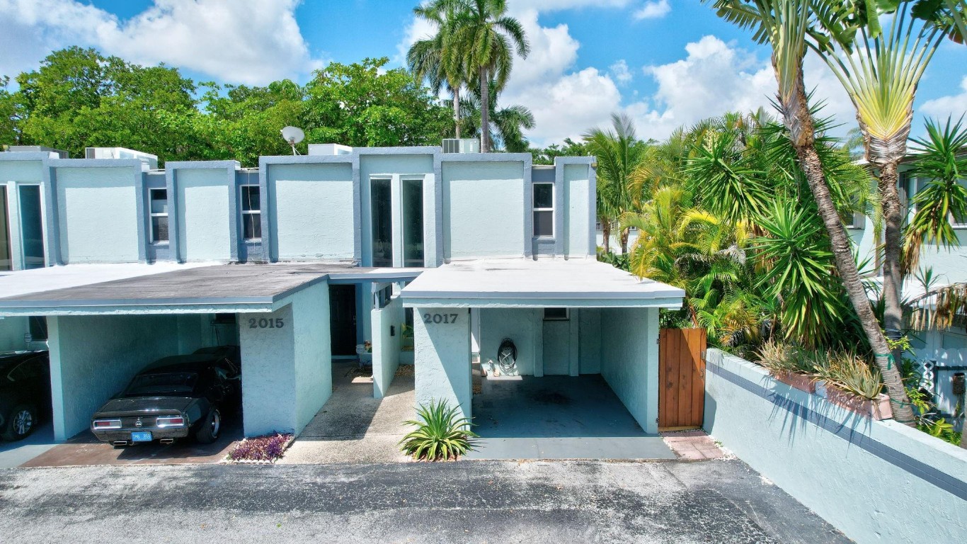 2017 N Dixie Highway