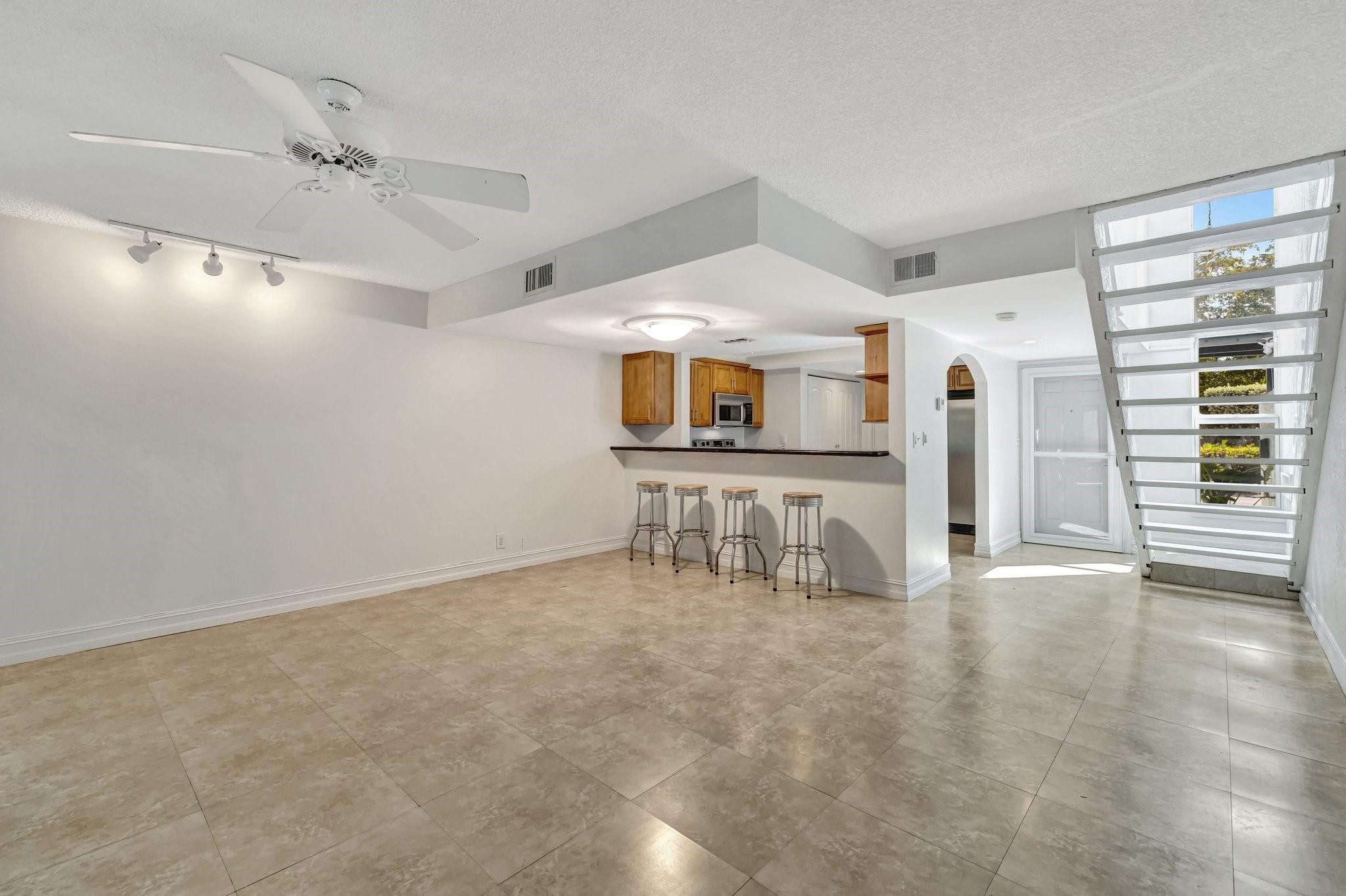 FOOTBRIDGE TOWNHOUSE - Residential