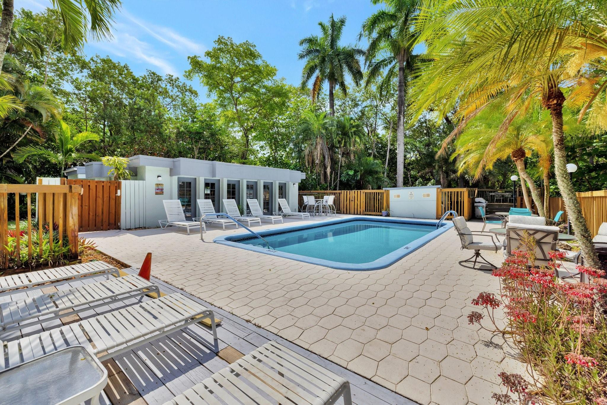 FOOTBRIDGE TOWNHOUSE - Residential