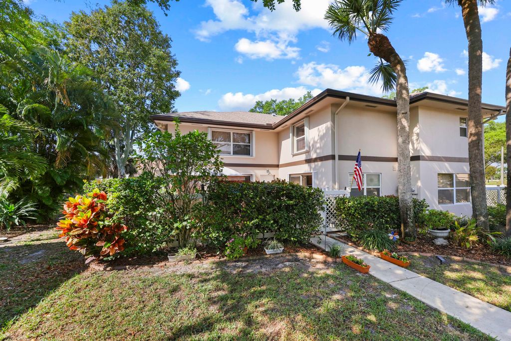 Photo of 31 Clinton Court #B, Royal Palm Beach, FL 33411 (MLS # B26007617)