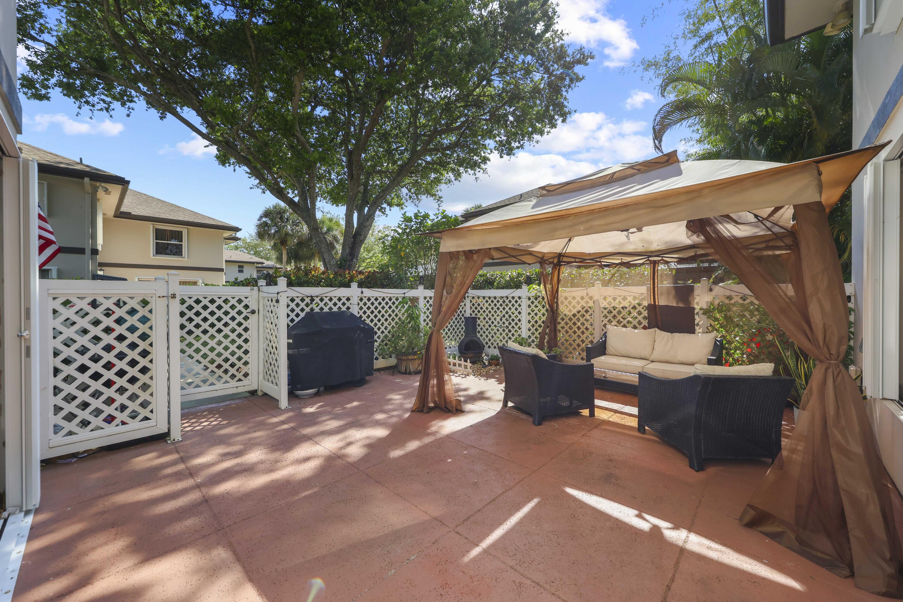 STAMFORD AT ROYAL PALM BEACH - Residential