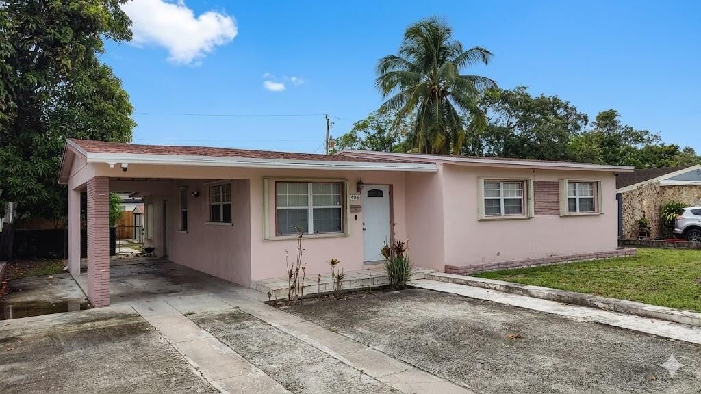 Photo of 408 SW 24th Avenue, Fort Lauderdale, FL 33312 (MLS # B26010762)