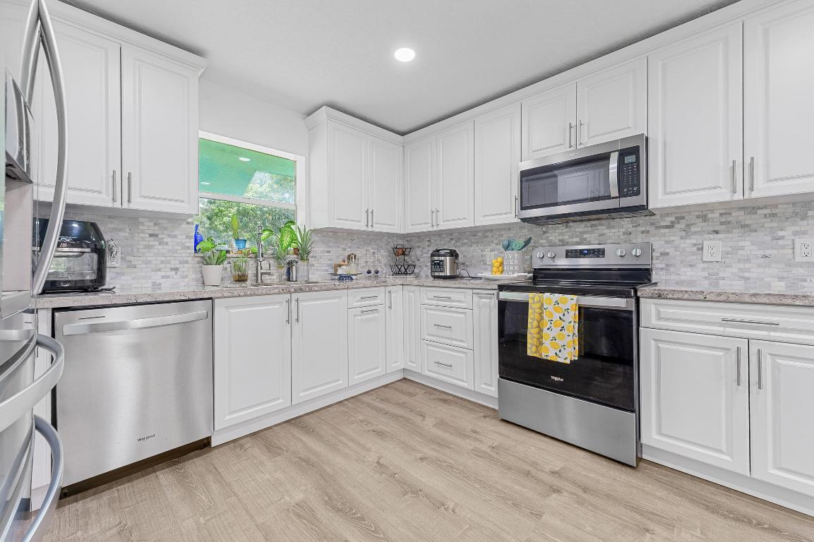 FELLSMERE FARMS CO S/D OF UNSURVEYED TWP 31 RNG 37 - Residential