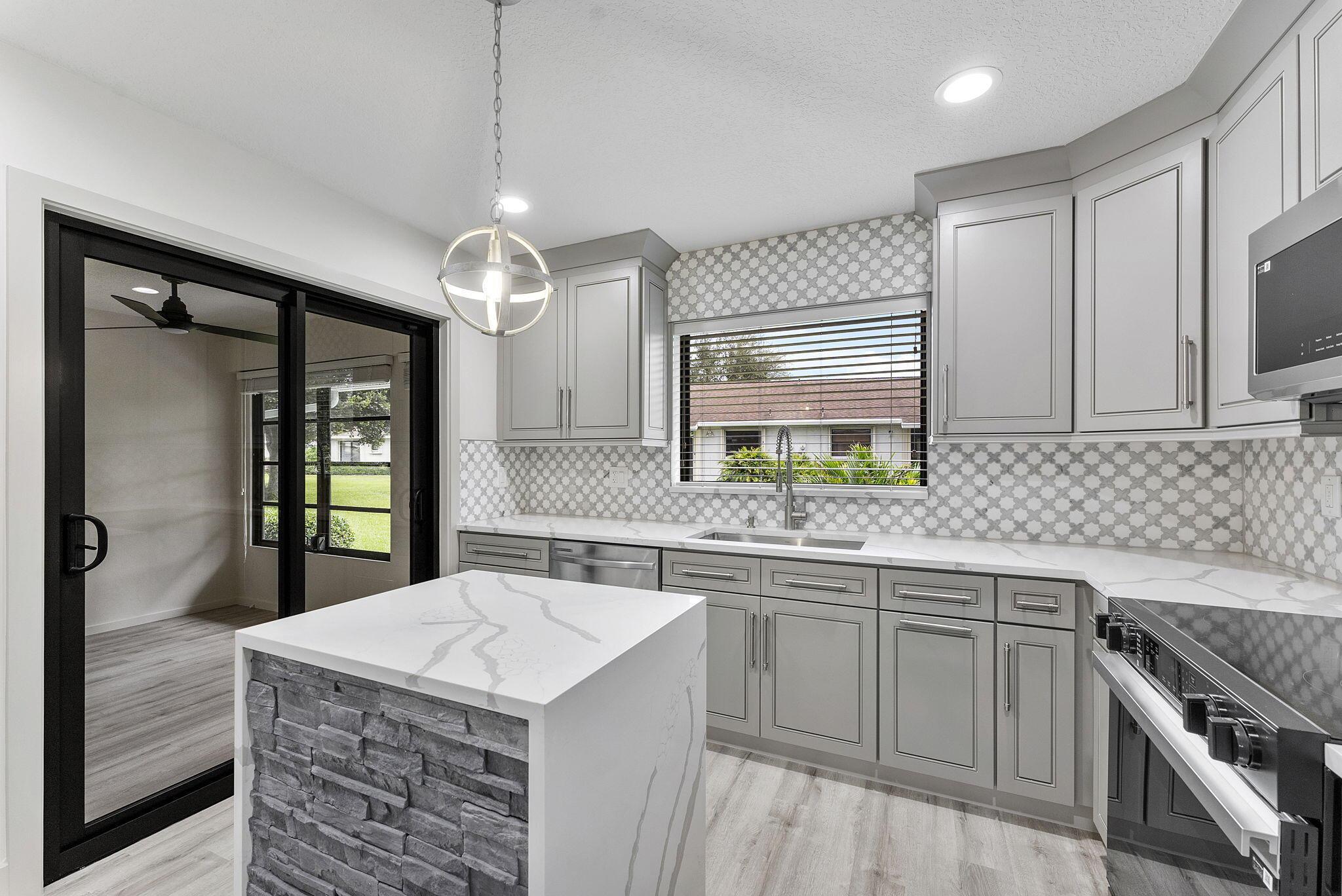 BENT TREE VILLAS EAST CON - Residential