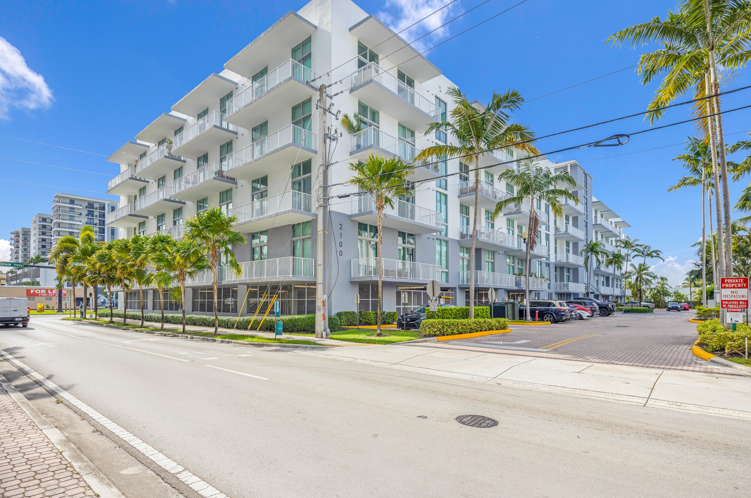 2100 VAN BUREN Street 206