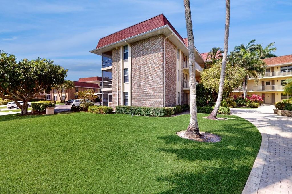 Photo of 5540 Tamberlane Circle #121, Palm Beach Gardens, FL 33418 (MLS # R11089247)