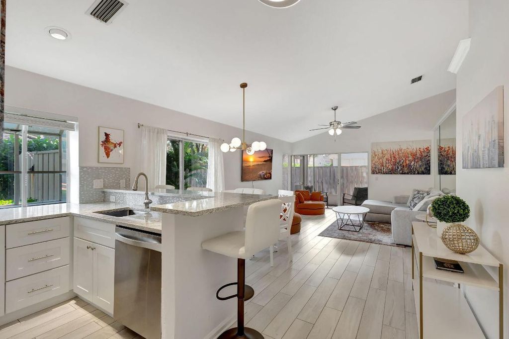 Photo of 15 Admirals Court, Palm Beach Gardens, FL 33418 (MLS # R11124977)