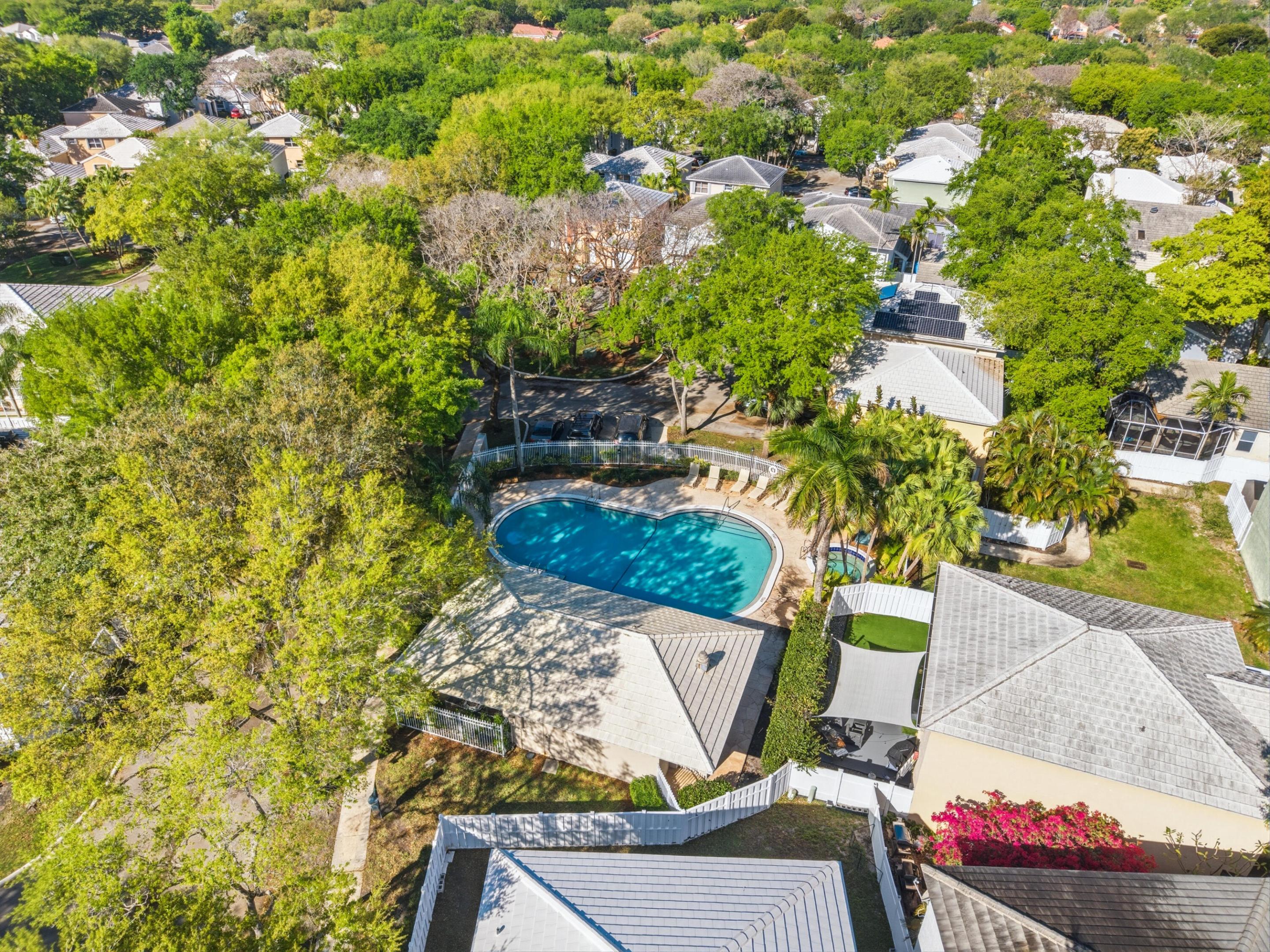 QUATRAINE - Residential