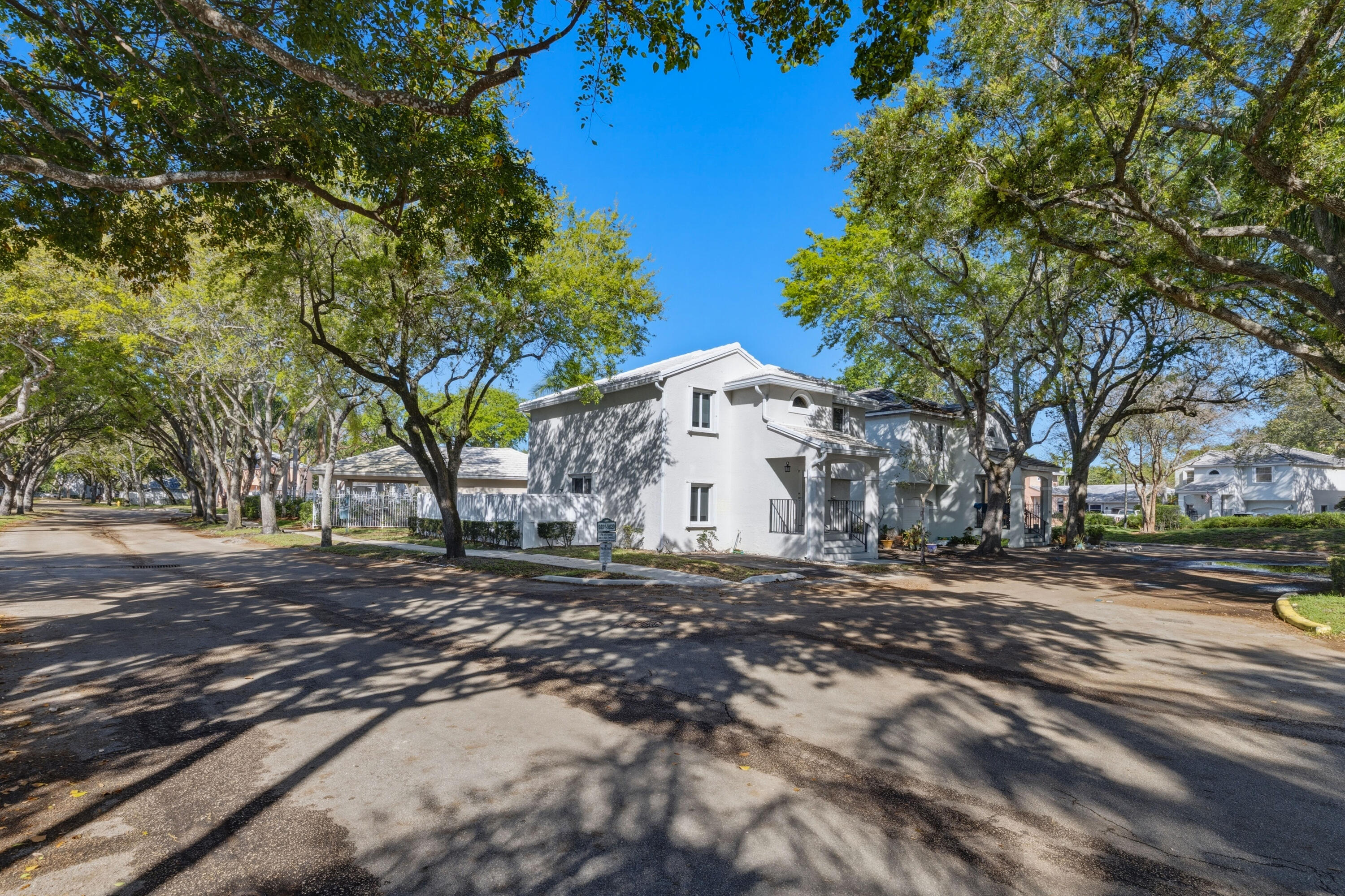 QUATRAINE - Residential
