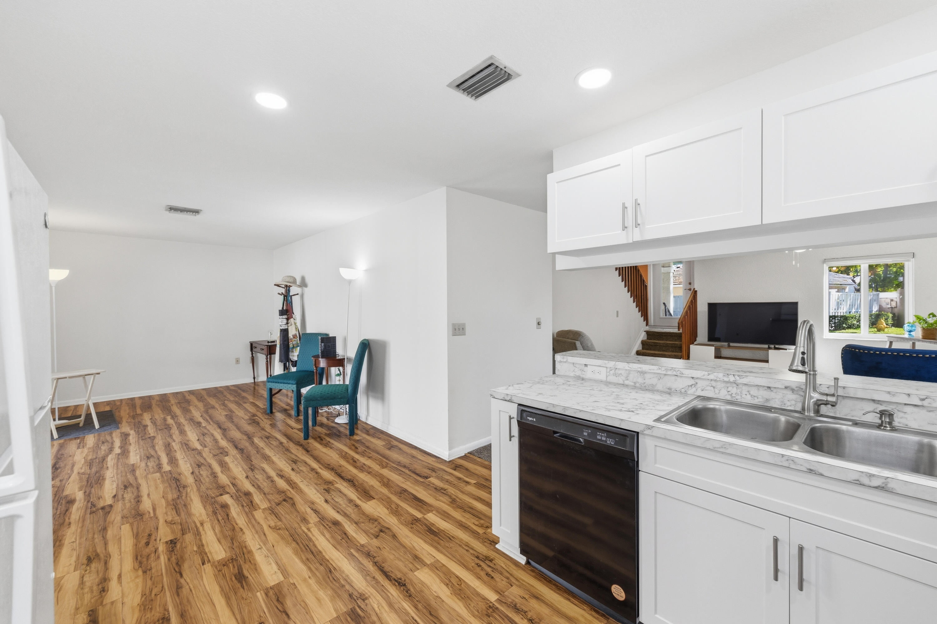 QUATRAINE - Residential