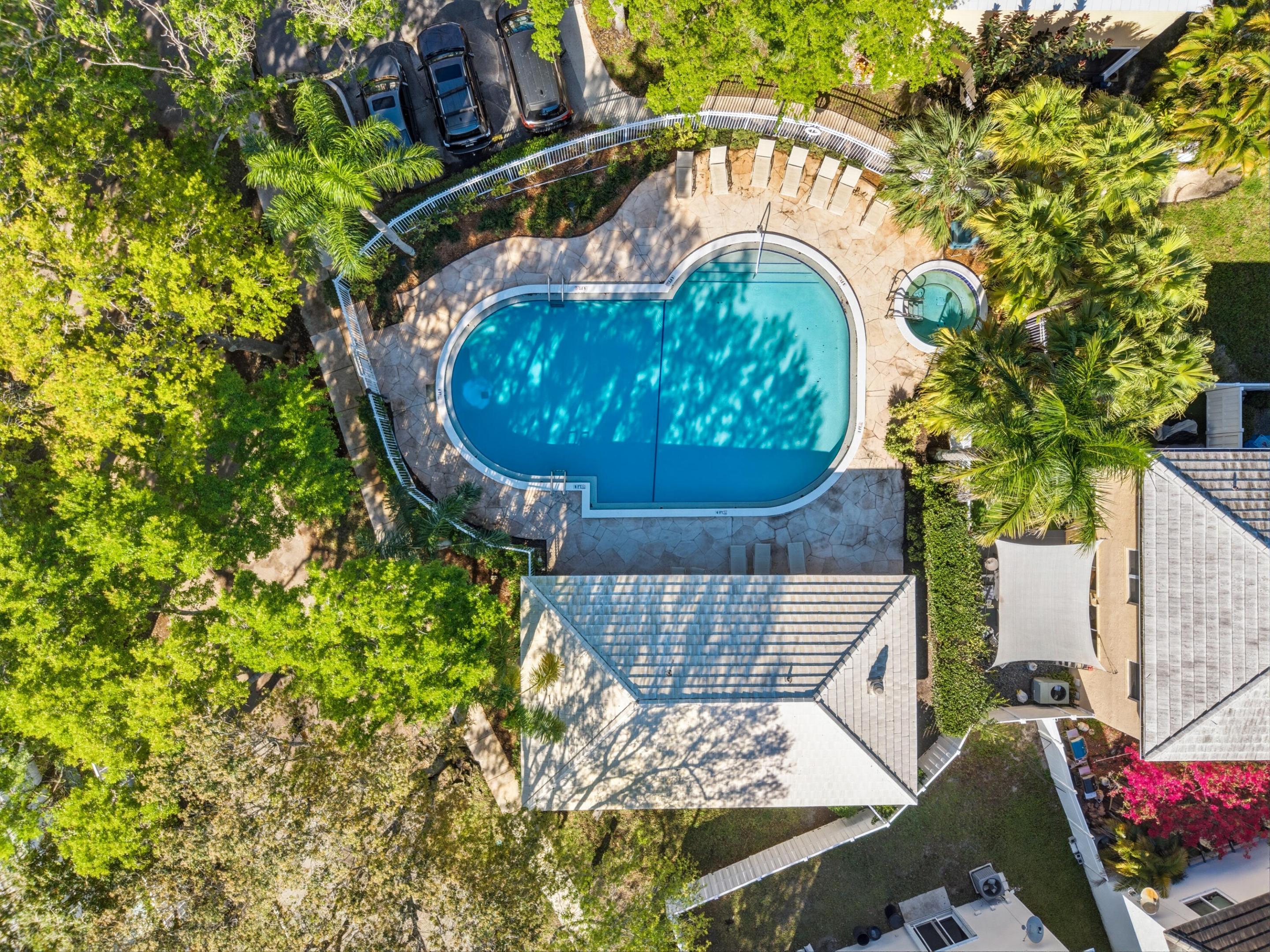 QUATRAINE - Residential