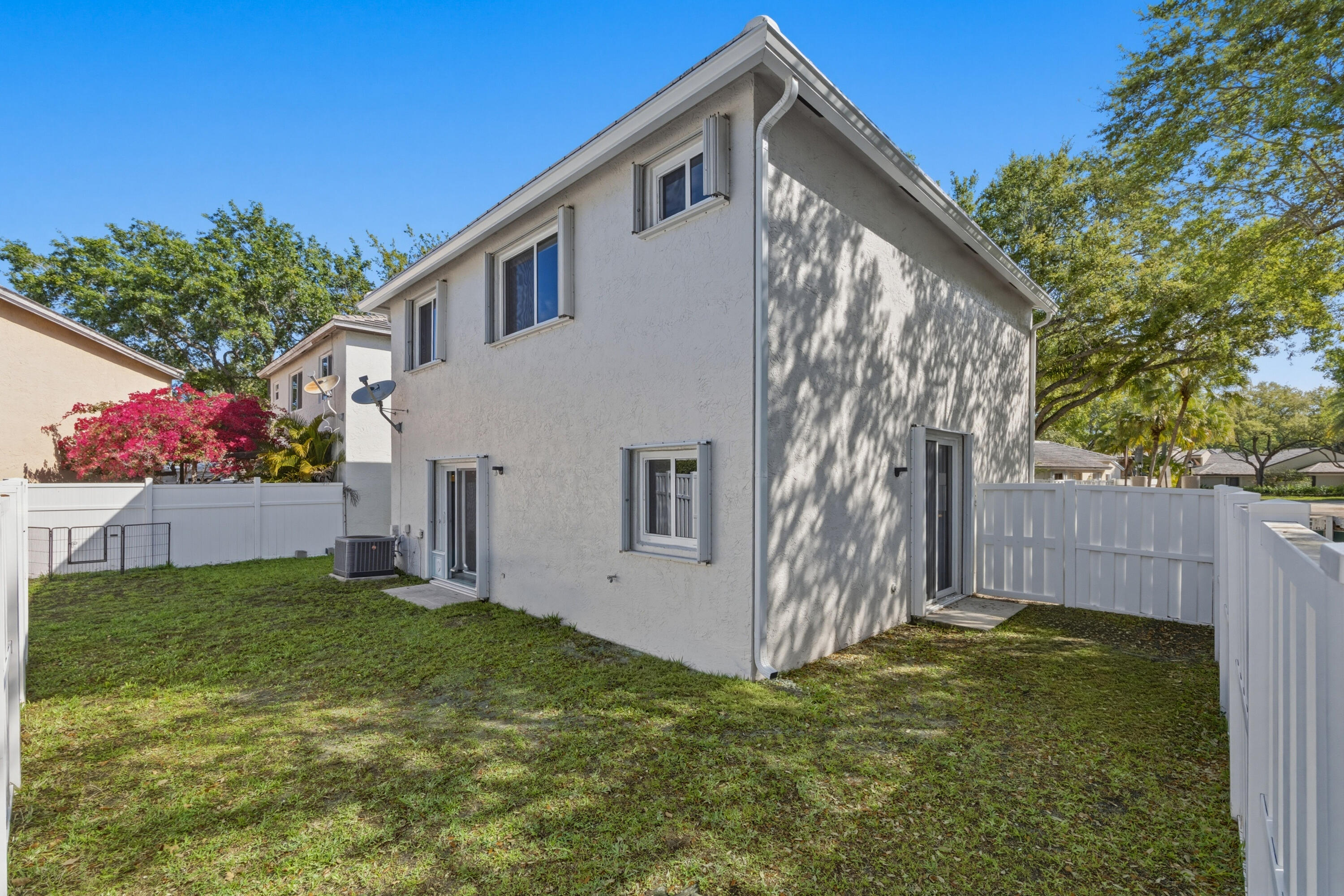 QUATRAINE - Residential