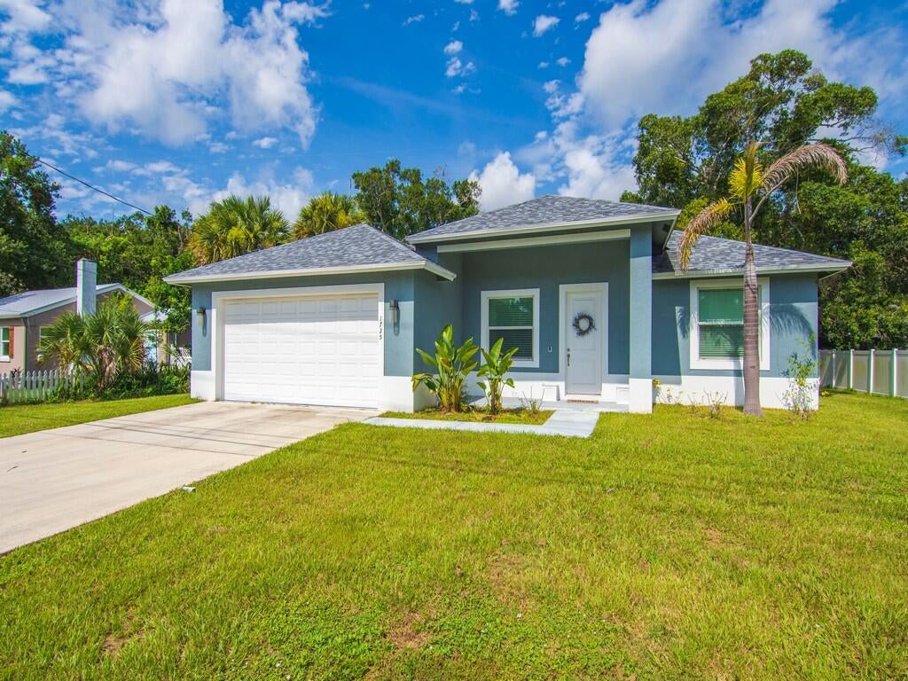 Photo of 1725 20TH Avenue, Vero Beach, FL 32960 (MLS # B26073283)