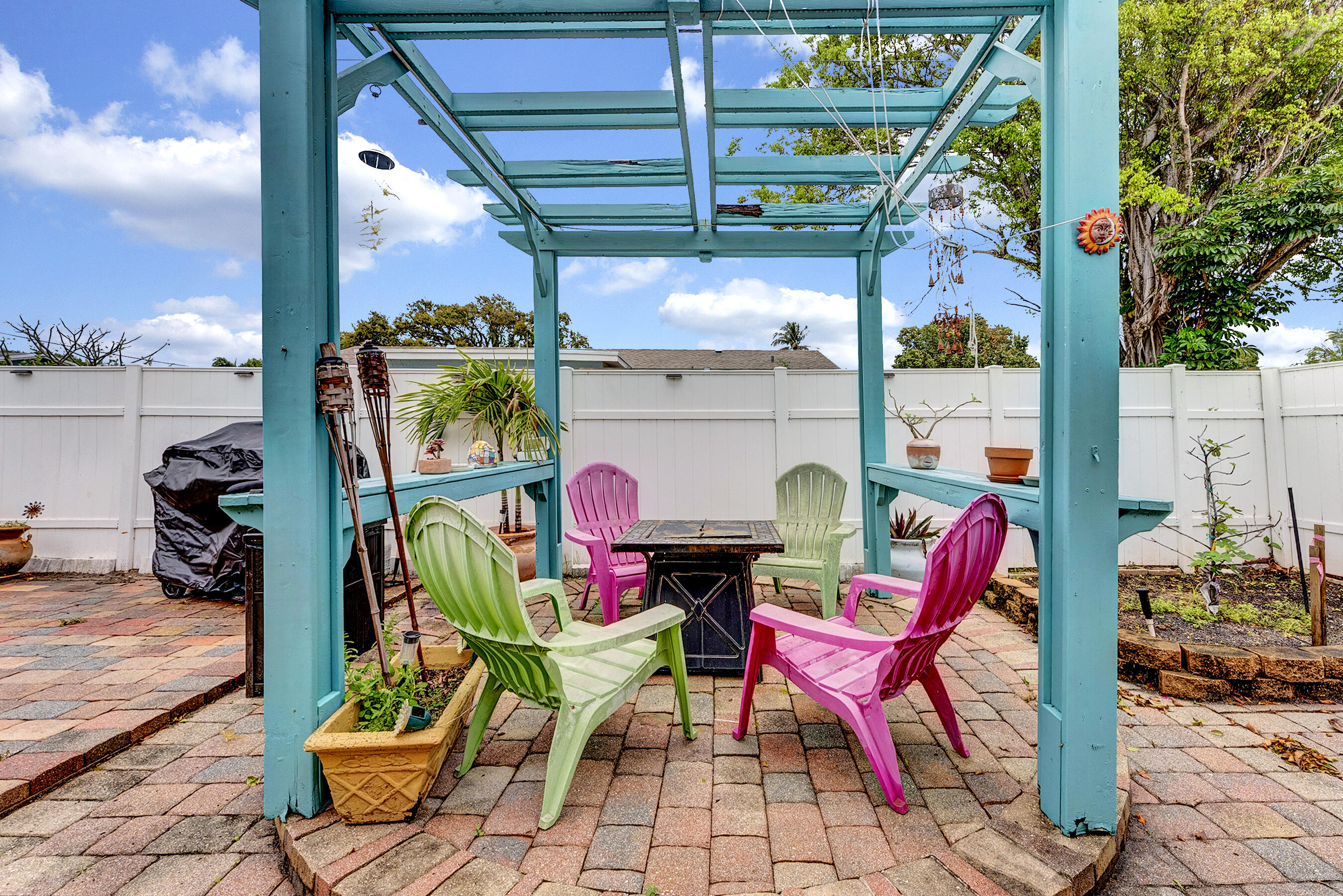 TROPIC PALMS 2 - Residential