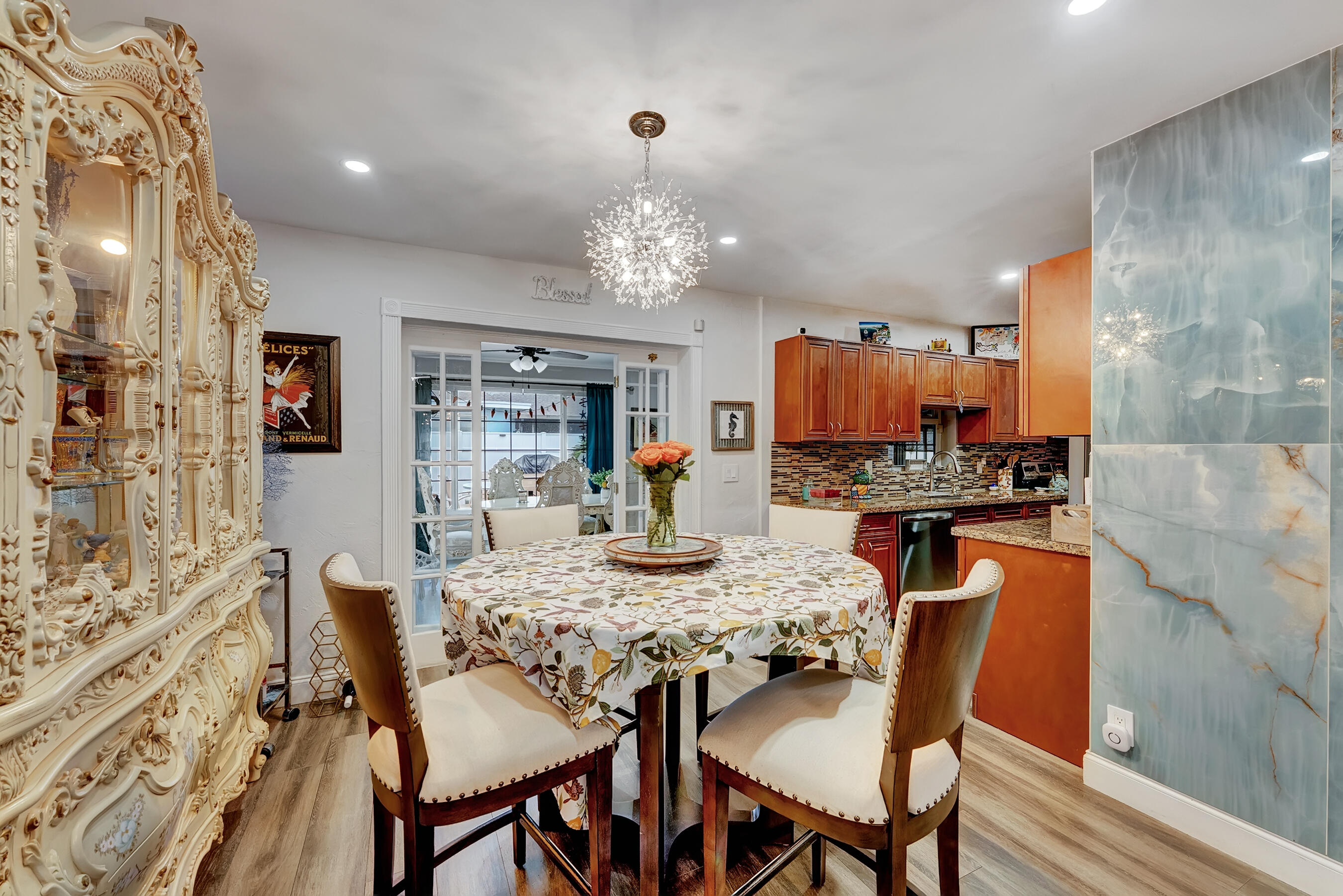 TROPIC PALMS 2 - Residential