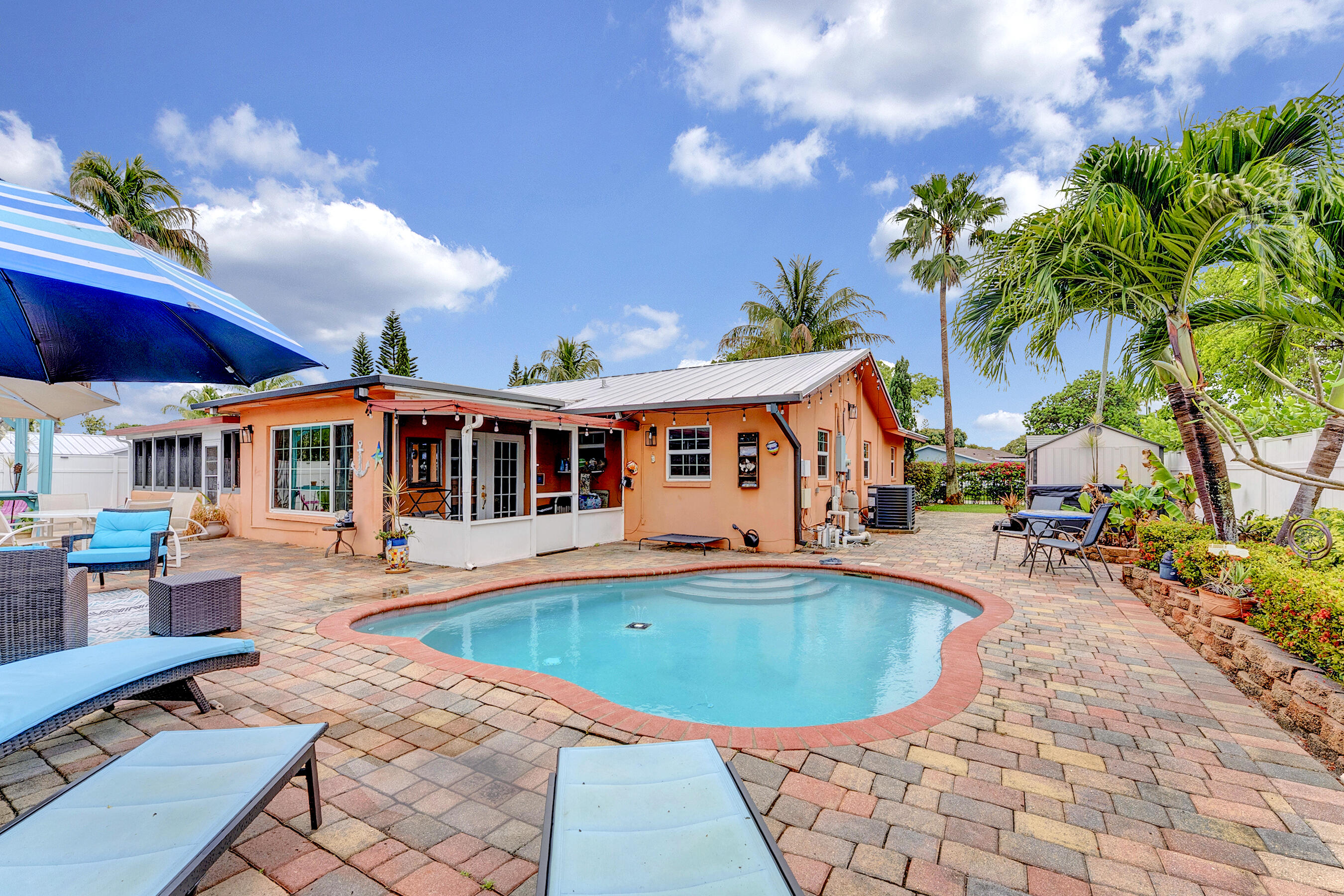 TROPIC PALMS 2 - Residential