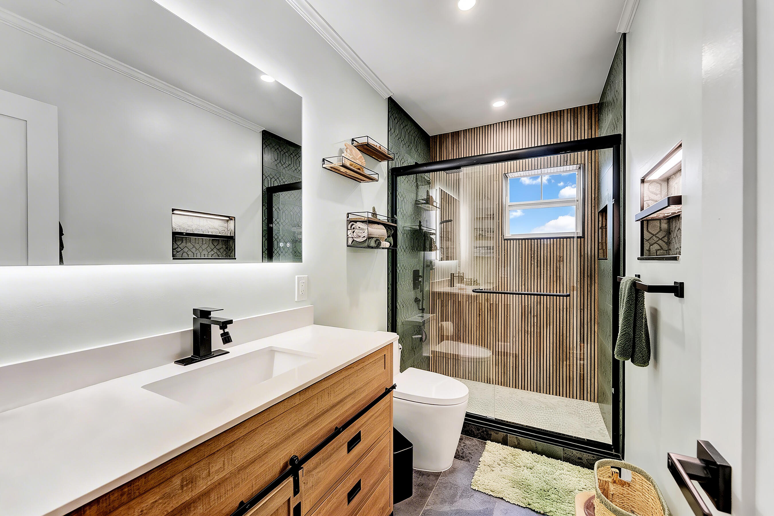 TROPIC PALMS 2 - Residential