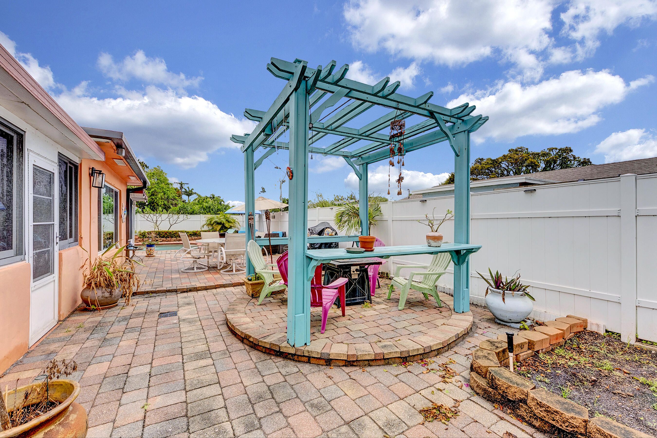 TROPIC PALMS 2 - Residential