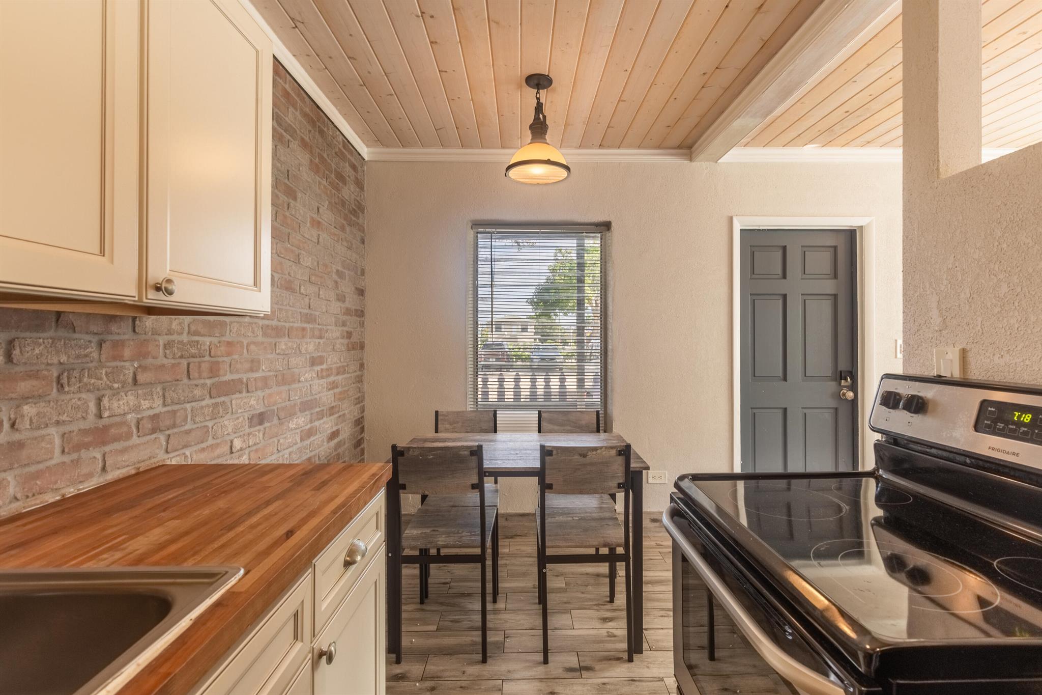 LAKE WORTH TOWN OF - Residential Lease