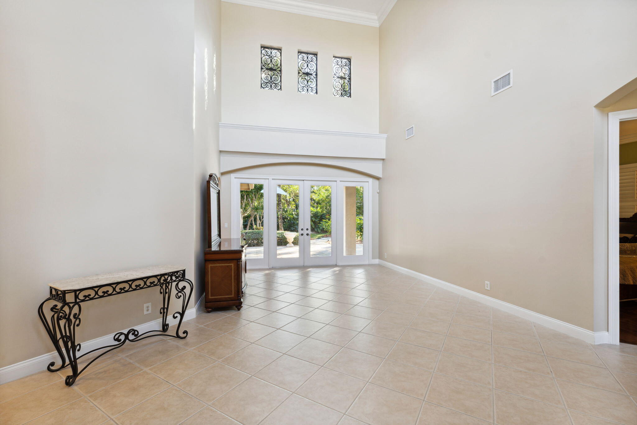 Properties 10380 Trianon Place