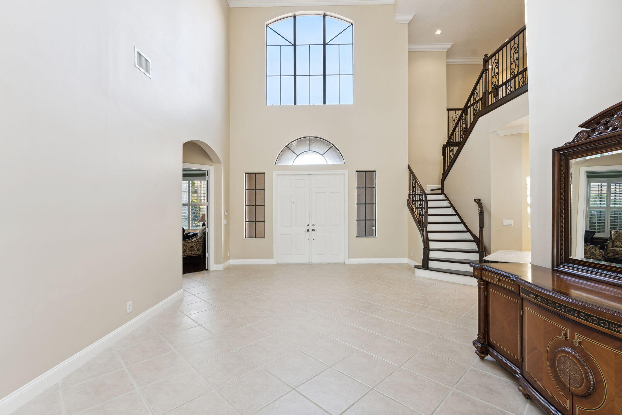Properties 10380 Trianon Place