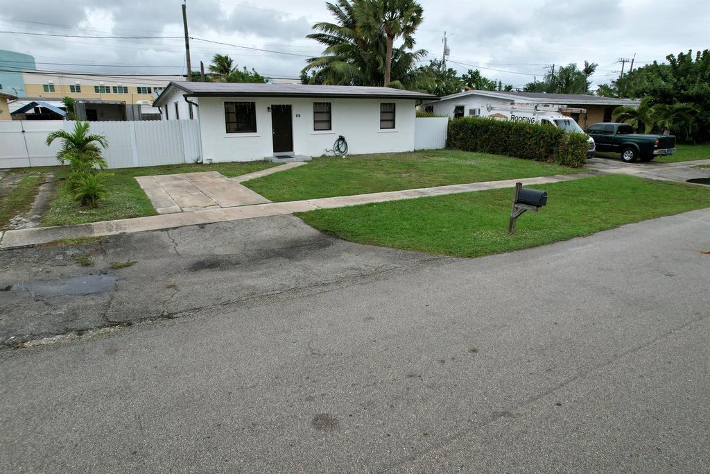 Photo of 176 Jamaica Drive, Palm Springs, FL 33461 (MLS # R10943969)