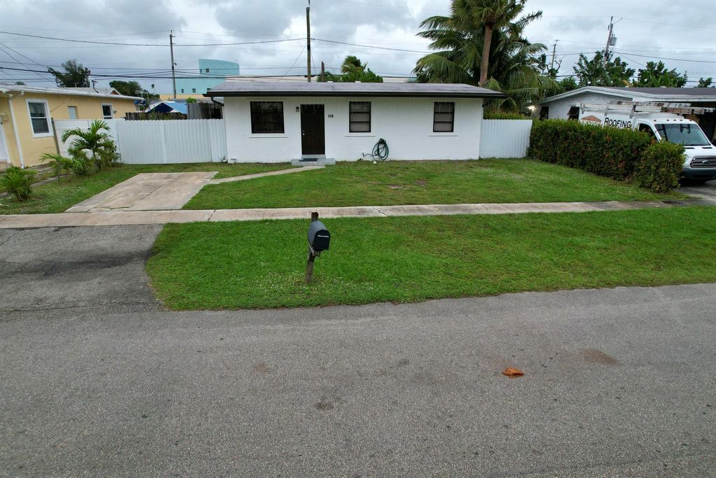 Photo of 176 Jamaica Drive, Palm Springs, FL 33461 (MLS # R10943969)