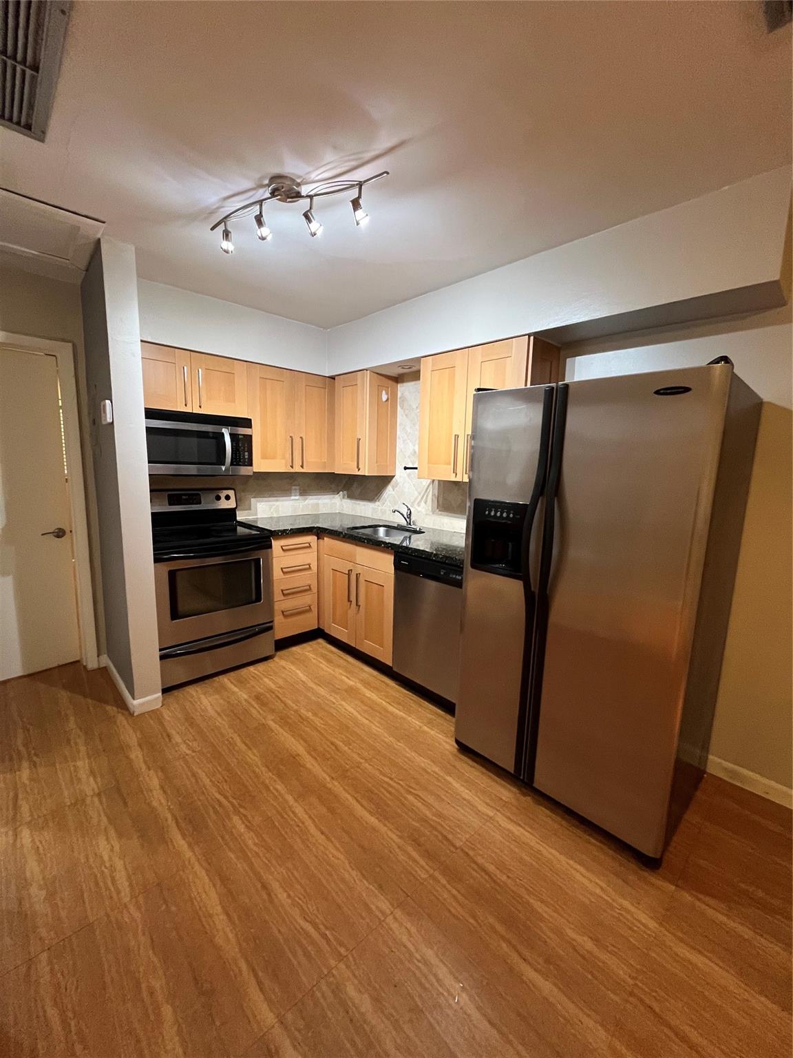 Will not Last! Previous tenant over 10 years. Units never available in this building. Full upgraded 1 bedroom 1 bath. 1 assigned parking spot. Tropical private feel and nice shared backyard. Great location right off 17th street causeway, behind the CVS. Walk to beach, cruise ports, local restaurants. Landlord very hands on and take great care of their property. WASHER and DRYER included in rental price.