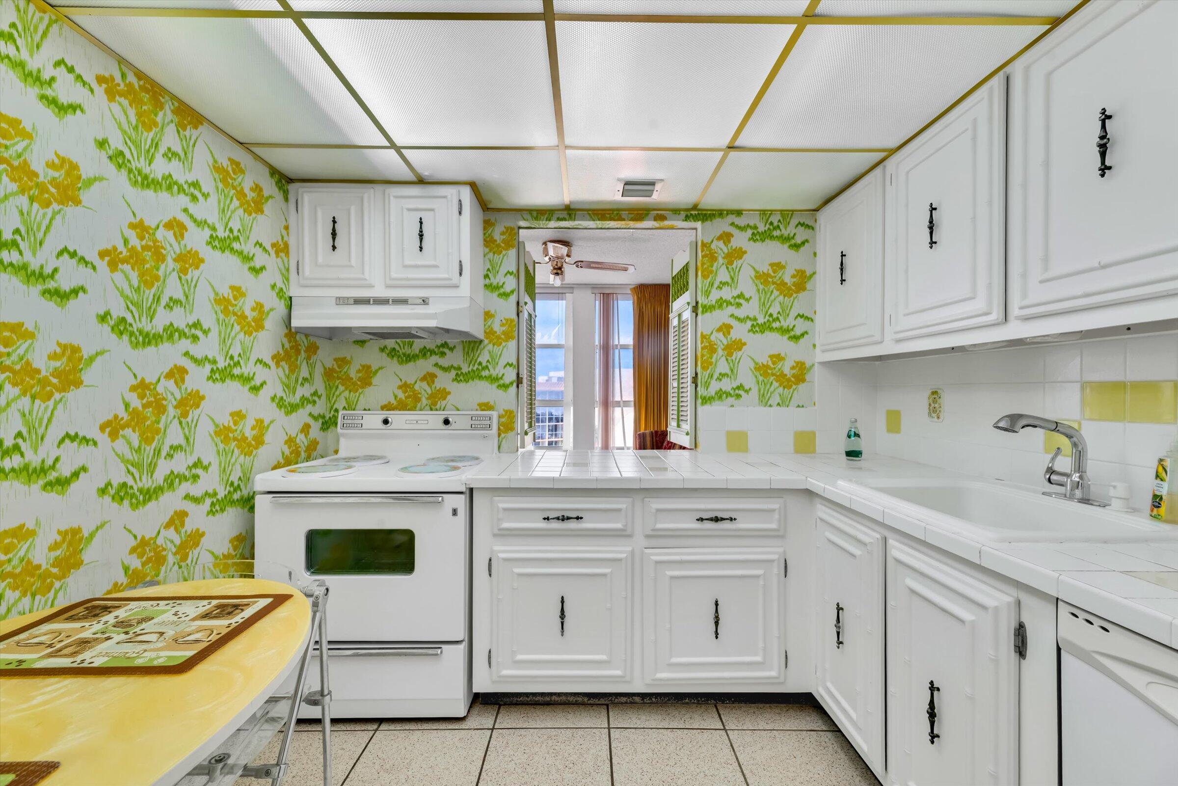 DESOTO PARK CONDO - Residential